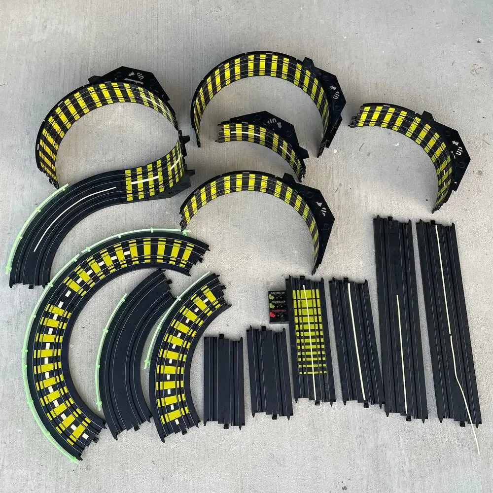 Tyco Cliff Hangers Racing Track for Slot Car B5879 Vtg Incomplete Untested READ